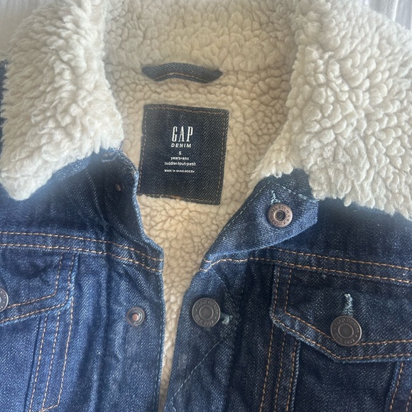 Kids Gap Jean Jacket - Picture 2 of 3